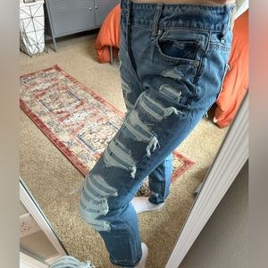 AE Mom Jean Size 4
